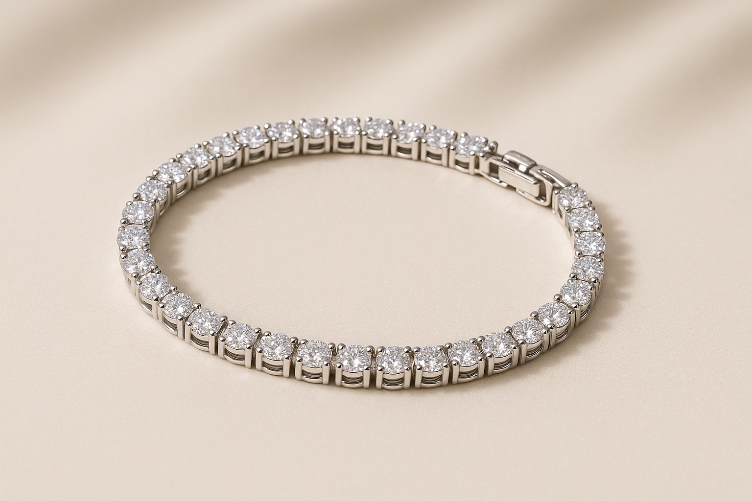 Tennis Bracelet - Curved Presentation
